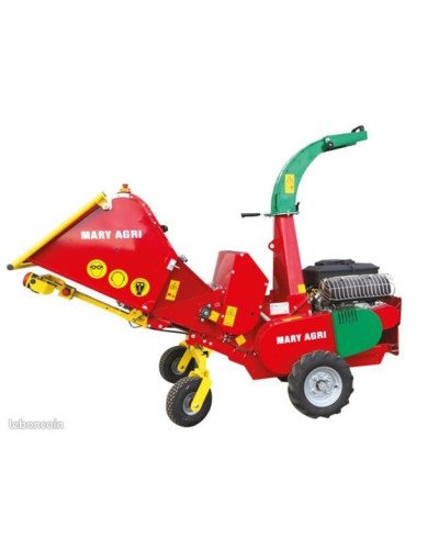 Broyeur de branches Titan super sur roue motrice Mary Agri